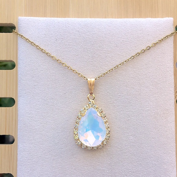 White Opal Aurora Borealis + Gold Crystal Halo Pear Drop Pendant Necklace - Picture 10 of 12